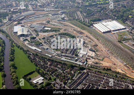 Luftaufnahme von „York Central“, einschließlich Leeman Road und geplantem und neuem Wohnraum, Handel und Industrie Stockfoto