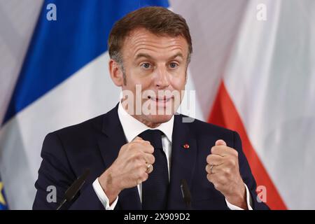 28. Mai 2024, Nordrhein-Westfalen, Münster: Der französische Präsident Emmanuel Macron spricht im Festsaal des historischen Rathauses von Münster bei der Verleihung des Internationalen Friedenspreises für Westfalen. Der französische Präsident Macron und seine Frau besuchen auf Einladung von Bundespräsident Steinmeier zu einem dreitägigen Staatsbesuch in Deutschland. Foto: Rolf Vennenbernd/dpa Stockfoto