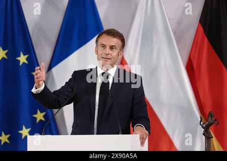 28. Mai 2024, Nordrhein-Westfalen, Münster: Der französische Präsident Emmanuel Macron spricht im Festsaal des historischen Rathauses von Münster bei der Verleihung des Internationalen Friedenspreises für Westfalen. Der französische Präsident Macron und seine Frau besuchen auf Einladung von Bundespräsident Steinmeier zu einem dreitägigen Staatsbesuch in Deutschland. Foto: Rolf Vennenbernd/dpa Stockfoto
