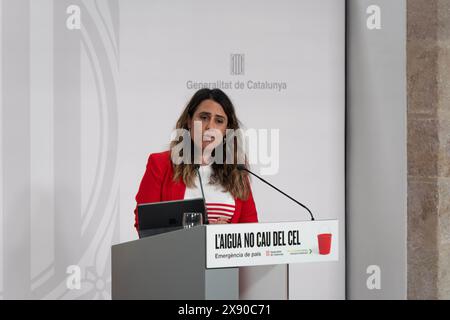 Die Sprecherin der katalanischen Regierung hält eine Pressekonferenz ab, um zu erklären, dass beschlossen wurde, die Dürrebeschränkungen in der Region Girona zu verringern, die einzige, die aufgrund der Dürre in Katalonien noch im Ausnahmezustand war. La portavoz del gobierno Catalán comparece en rueda de prensa para explizar que se ha decidido reducir las stricciones por la sequ&#xed;a en la Zona de Girona, la &#xfa;nica que segu&#xed;a en emergencia por sequ&#xed;a en Catalu&#xf1;a.. IN DER PIC:patricia Plaja News Politics -Barcelona, Spanien dienstag, 28. Mai 2024 (Foto: Eric Renom/LaPresse) Stockfoto