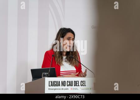 Die Sprecherin der katalanischen Regierung hält eine Pressekonferenz ab, um zu erklären, dass beschlossen wurde, die Dürrebeschränkungen in der Region Girona zu verringern, die einzige, die aufgrund der Dürre in Katalonien noch im Ausnahmezustand war. La portavoz del gobierno Catalán comparece en rueda de prensa para explizar que se ha decidido reducir las stricciones por la sequ&#xed;a en la Zona de Girona, la &#xfa;nica que segu&#xed;a en emergencia por sequ&#xed;a en Catalu&#xf1;a.. IN DER PIC:patricia Plaja News Politics -Barcelona, Spanien dienstag, 28. Mai 2024 (Foto: Eric Renom/LaPresse) Stockfoto