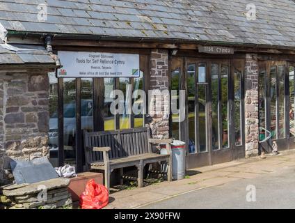 Tools for Self Reliance Shop, Crickhowell, Powys, Wales, Großbritannien Stockfoto