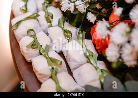 Hochzeit dekorative Süßigkeiten, Hochzeitstorte, Gut verheiratet Kuchen, Hochzeit Souvenir, Schokolade bem Casado Stockfoto