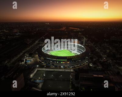 Aus der Vogelperspektive des Racing Club Stadions in der Abenddämmerung. („der Zylinder von Avellaneda“) Stockfoto