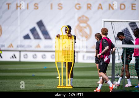 Valdebebas, Madrid, Spanien. Mai 2024. Vinicius Junior von Real Madrid wurde während des Trainings während des Real Madrid Open Media Day vor dem Finale der UEFA Champions League gegen Borussia Dortmund am 27. Mai 2024 in Ciudad Real Madrid in Valdebebas, Spanien, gesehen. (Kreditbild: © Alberto Gardin/ZUMA Press Wire) NUR REDAKTIONELLE VERWENDUNG! Nicht für kommerzielle ZWECKE! Stockfoto