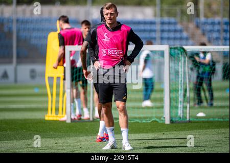 Valdebebas, Madrid, Spanien. Mai 2024. Toni Kroos von Real Madrid wurde während des Trainings während des Real Madrid Open Media Day vor dem Finale der UEFA Champions League gegen Borussia Dortmund am 27. Mai 2024 in Ciudad Real Madrid in Valdebebas, Spanien, gesehen. (Kreditbild: © Alberto Gardin/ZUMA Press Wire) NUR REDAKTIONELLE VERWENDUNG! Nicht für kommerzielle ZWECKE! Stockfoto