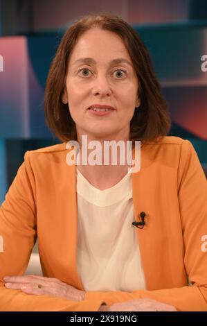 Köln, Deutschland. Mai 2024. Politikerin Katarina Barley, SPD, Vizepräsidentin des Europäischen Parlaments, zu Gast in der ARD-Talkshow Hart aber Fair zum Thema Kampf um Europa. Gewinnen die Populisten? Horst Galuschka/dpa/Alamy Live News Stockfoto