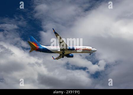 Jet2 Holidays nähert sich dem Flughafen Burgas mit einer Boeing 737 Stockfoto