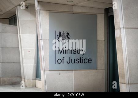 LONDON, 23. MAI 2024: Gebäude des Justizministeriums in SW1 Westminster. Britisches Regierungsbüro. Stockfoto