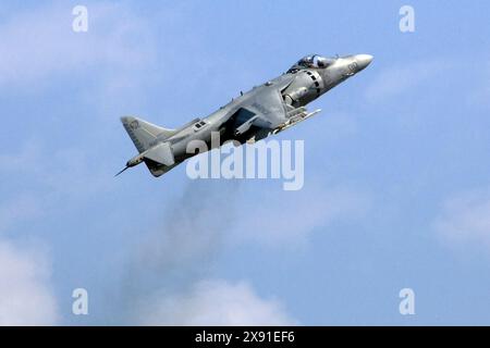 AV-8B Harrier Jet des US Marine Corps während des Trainingsfluges. Stockfoto