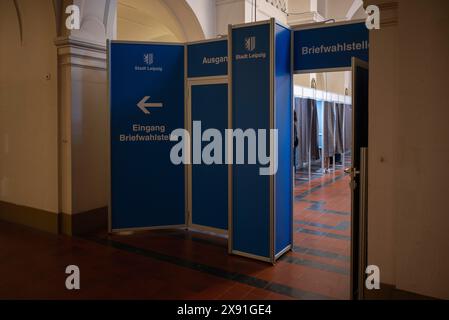 Innenfoto, Eingang zum Postwahlzentrum, Briefwahl, Europawahlen 2024, Neues Rathaus, Leipzig, Sachsen, Deutschland Stockfoto