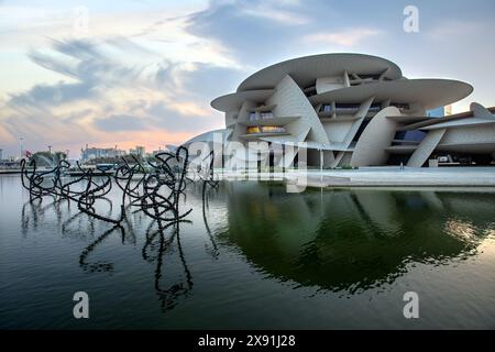 Nationalmuseum von Katar und Innenhof im Freien in Doha, Katar Stockfoto