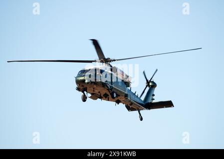 Präsident Trump landet am Flughafen Santa Monica mit Marine One und einer mächtigen Eskorte mit V-22 Osprey-Angriffshubschraubern. Trump kam in Los Angeles an Stockfoto