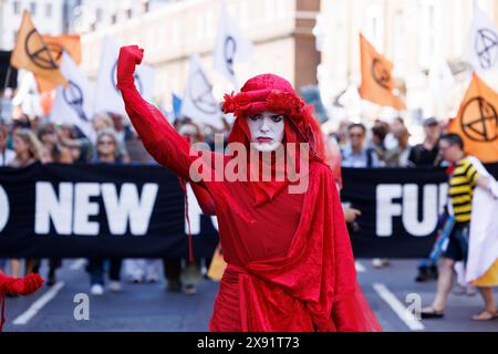 September 2023. Westminster, London, Großbritannien. März, um fossile Brennstoffe zu beenden. Rote Rebellen Stockfoto