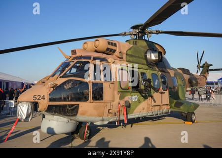 ISTANBUL, TURKIYE - 01. MAI 2023: Eurocopter der türkischen Luftwaffe AS 532UL Cougar (2524) auf dem Teknofest im Flughafen Istanbul Atatürk ausgestellt Stockfoto