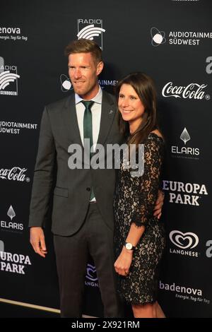 Nicolas Mack und Ann-Katrin Mack bei der Verleihung des 24. Radio Regenbogen Award 2024 in der Europa-Park Arena. Rost, 19.04.2024 Stockfoto