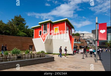 Upside Down House in Liverpool ONE Stockfoto