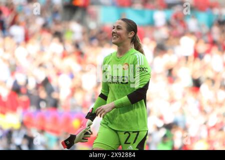 Mary Earps lächelt beim Finale des Adobe FA Women's Cup, Manchester United Women gegen Tottenham Hotspur Women Wembley Stadium London UK 12. Mai 2024 Stockfoto