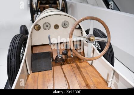 Lenkrad, Innenraum, Cockpit Vintage Porsche Austro Daimler ADS R Sascha 1922, Sport Oldtimer, Automobil Leidenschaft, Geschichte der Automobilindustrie s Stockfoto