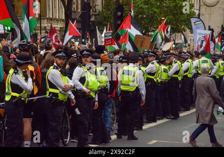 London, England, Großbritannien. Mai 2024. Tausende palästinensischer Demonstranten versammeln sich vor der Downing Street nach den israelischen Angriffen auf Rafah im Gazastreifen. (Kreditbild: © Vuk Valcic/ZUMA Press Wire) NUR REDAKTIONELLE VERWENDUNG! Nicht für kommerzielle ZWECKE! Stockfoto