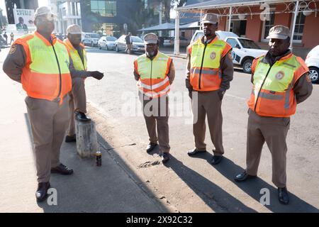 Stadtzentrum, Pietermaritzburg, KwaZulu-Natal, Südafrika, 20240527. FOTO: David A. Larsen. Verkehrspolizei der Gemeinde Msunduzi Stockfoto