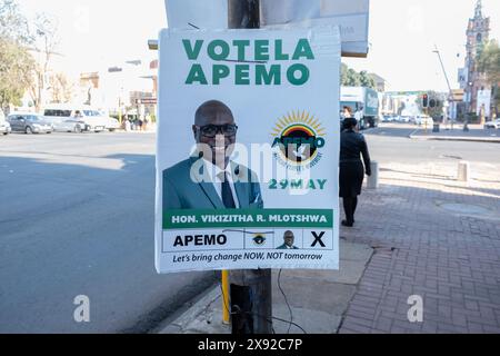 Stadtzentrum, Pietermaritzburg, KwaZulu-Natal, Südafrika, 20240527. FOTO: David A. Larsen. Wahlplakate im Vorfeld der Südafrikanischen Parlamentswahlen 2024. Die Wahlen von 2024 sind die bedeutendste seit der ersten freien und fairen demokratischen Wahl im Jahr 1994, da es sich als das erste Mal erweisen könnte, dass der Afrikanische Nationalkongress weniger als 50 % Mehrheit erreicht. Stockfoto