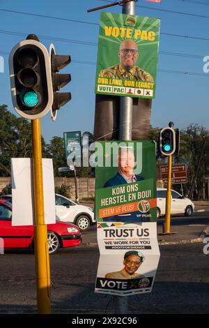 Woodburn, Pietermaritzburg, KwaZulu-Natal, Südafrika, 20240527. FOTO: David A. Larsen. Wahlplakate im Vorfeld der Südafrikanischen Parlamentswahlen 2024. Die Wahlen von 2024 sind die bedeutendste seit der ersten freien und fairen demokratischen Wahl im Jahr 1994, da es sich als das erste Mal erweisen könnte, dass der Afrikanische Nationalkongress weniger als 50 % Mehrheit erreicht. Stockfoto