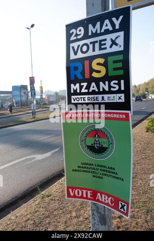 Woodburn, Pietermaritzburg, KwaZulu-Natal, Südafrika, 20240527. FOTO: David A. Larsen. Wahlplakate im Vorfeld der Südafrikanischen Parlamentswahlen 2024. Die Wahlen von 2024 sind die bedeutendste seit der ersten freien und fairen demokratischen Wahl im Jahr 1994, da es sich als das erste Mal erweisen könnte, dass der Afrikanische Nationalkongress weniger als 50 % Mehrheit erreicht. Stockfoto