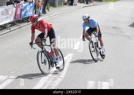 OWSIAN Łukasz von ARKEA-B&B HOTELS und COUANON Jonathan von Nizza Métropole Côte d'Azur während der Boucles de la Mayenne 2024, Stage 3, Le Ham - Villaines-la-Juhel, UCI Pro Series Radrennen am 25. Mai 2024 in Villaines-la-Juhel, Frankreich - Foto Laurent Lairys / DPPI Stockfoto