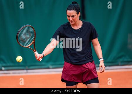 Ons JABEUR (tun) während des Roland-Garros 2024, ATP und WTA Grand Slam Tennis Turniers am 24. Mai 2024 im Roland-Garros Stadion in Paris Stockfoto