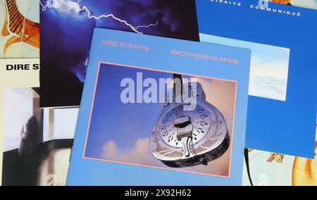 Viersen, Deutschland - 9. Mai. 2024: Close-up der britischen Rockband Dire Straits mit Brothers in Arms in Center Stockfoto