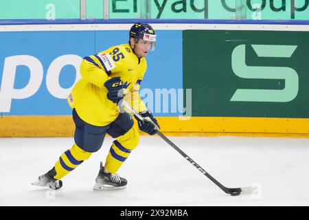 Andre Burakovsky, Schweden, wurde während der IIHF Eishockey-Weltmeisterschaft 2024 in Tschechien als dritter Platz zwischen Schweden und Kanada in der O2 Arena Prag gesehen. Endstand; Schweden 4:2 Kanada. Stockfoto