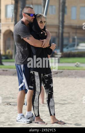 Glück und Liebe für Heidi Klum und Martin Kristen am Strand von Santa Monica, Kalifornien. Stockfoto