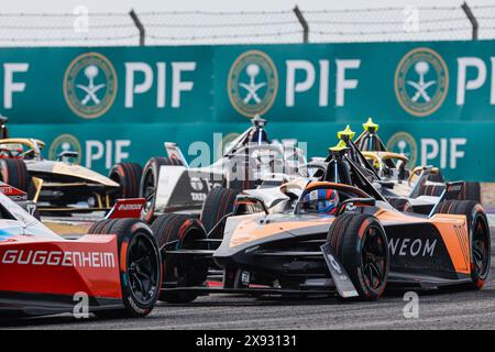 05 HUGHES Jake (gbr), NEOM McLaren Formula E Team, Nissan e-4ORCE 04, Aktion während des Shanghai ePrix 2024, 8. Treffens der ABB FIA Formel E Weltmeisterschaft 2023-24, auf dem Shanghai International Circuit vom 24. Bis 26. Mai 2024 in Shanghai, China Stockfoto