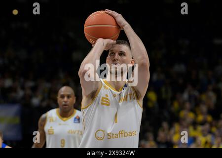 Berlin, Deutschland. Mai 2024. Deutschland, Berlin, Basketball, Alba Berlin vs Chemnitz Niners, BBL, Basketball, Uber Arena, 28.05. 2024, Playoff-Halbfinale, Jonas Richter (Niners Chemnitz, 07), Free Throw, Credit: HMB Media/Alamy Live News Stockfoto