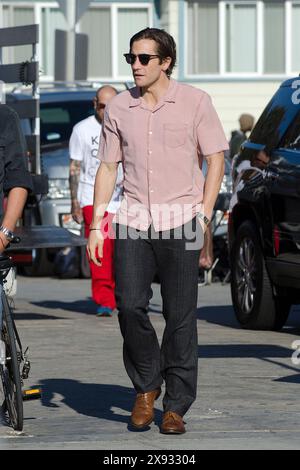 Jake Gyllenhaal wurde auf dem Bürgersteig von Venedig während des Sets von Nightcrawler gesehen Stockfoto