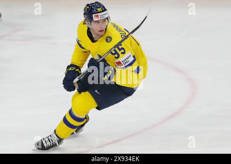 Praha, Tschechische Republik. Mai 2024. Andre Burakovsky, Schweden, wurde während der IIHF Eishockey-Weltmeisterschaft 2024 in Tschechien als dritter Platz zwischen Schweden und Kanada in der O2 Arena Prag gesehen. Endstand; Schweden 4:2 Kanada. (Foto: Grzegorz Wajda/SOPA Images/SIPA USA) Credit: SIPA USA/Alamy Live News Stockfoto