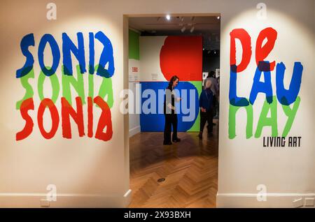 Sonia Delaunay Ausstellung in der Bard Graduate Center Gallery in Manhattan NYC Stockfoto