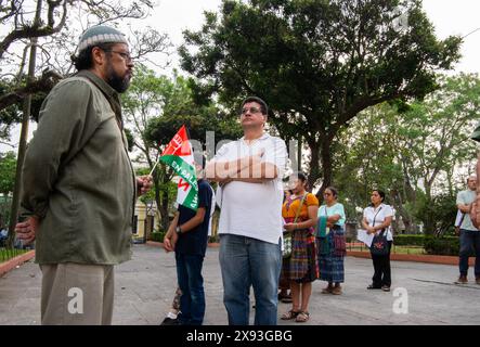 Guatemala-Stadt, Guatemala-Stadt, Guatemala. Mai 2024. Der interreligiöse Sektor Sentinels steht solidarisch mit dem palästinensischen Volk und schließt sich einer Geste des Gebets für Frieden und Waffenstillstand an. Kriege in der Welt verursachen Schmerz und Tod und verstoßen gegen die Botschaft des Friedens, implizit in Spiritualitäten. (Kreditbild: © Fernando Chuy/ZUMA Press Wire) NUR REDAKTIONELLE VERWENDUNG! Nicht für kommerzielle ZWECKE! Stockfoto