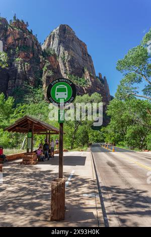 Shuttle-Haltestelle Nr. 7 im Gebiet von Weeping Rock im Zion National Park, Utah Stockfoto