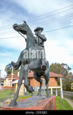 Captain Thunderbolt Skulptur in Uralla, 1988 enthüllt, war Frederick Wordsworth Ward ein australischer Bushranger aus dem 19. Jahrhundert, der 1870 getötet wurde Stockfoto