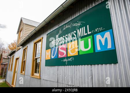 Uralla Stadtzentrum und McCrossins Mill Museum Gebäude, eines der vielen historischen Gebäude in dieser Stadt in New South Wales, Australien Stockfoto