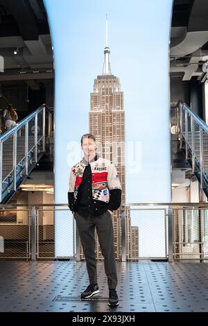 West Point, Usa. Mai 2024. Josef Newgarden, Sieger von 2024 Indy 500 im 2. Jahr in Folge, besucht mit seiner Frau Ashley das Empire State Building in New York. (Foto: Lev Radin/Pacific Press) Credit: Pacific Press Media Production Corp./Alamy Live News Stockfoto