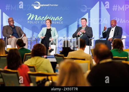 Mackinac Island, Usa. Mai 2024. Joe Tate (D-Detroit), Robyn Fralick, Mannschafts-Eishockey-Cheftrainer Adam Nightingale und Leichtathletikdirektor Alan Haller der Michigan State University sprechen am 28. Mai 2024 auf der Mackinac Policy Conference in Mackinac Island, mir. (Foto: Andrew Roth/SIPA USA) Credit: SIPA USA/Alamy Live News Stockfoto