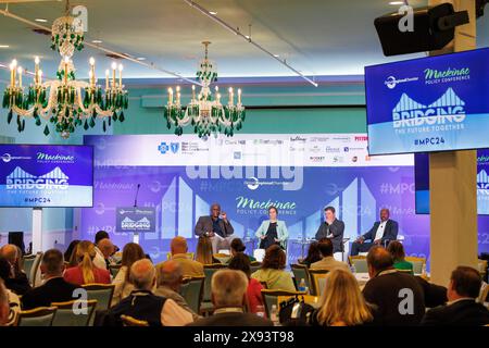 Mackinac Island, Usa. Mai 2024. Joe Tate (D-Detroit), Robyn Fralick, Mannschafts-Eishockey-Cheftrainer Adam Nightingale und Leichtathletikdirektor Alan Haller der Michigan State University sprechen am 28. Mai 2024 auf der Mackinac Policy Conference in Mackinac Island, mir. (Foto: Andrew Roth/SIPA USA) Credit: SIPA USA/Alamy Live News Stockfoto