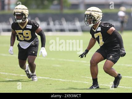 Metairie, Usa. Mai 2024. Die Linebacker Monty Rice (59) und New Khaleke Hudson (47) der New Orleans Saints machen am zweiten Tag des Trainings im Ochsner Sports Performance Center in Metairie, Louisiana, am Dienstag, den 28. Mai 2024 eine Übung. (Foto: Peter G. Forest/SipaUSA) Credit: SIPA USA/Alamy Live News Stockfoto