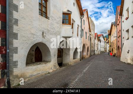 Laubengasse-Via dei Portici Straße, Glurns-Glorenza, Südtirol-Südtirol, Italien Stockfoto