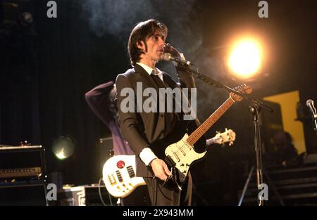 Cortemaggiore Piacenza Italien 28.02.2003: Cristiano Godano Sänger und Gitarrist der italienischen Alternative Rock Band Marlene Kuntz während des Live-Konzerts im Fillmore Club Stockfoto