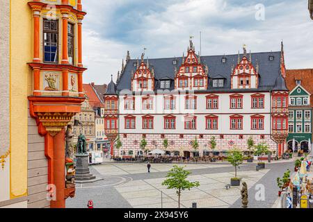 COBURG, BAYERN, DEUTSCHLAND - CA. MAI 2024: Der Marktplatz der Stadt Coburg in Bayern. Stockfoto