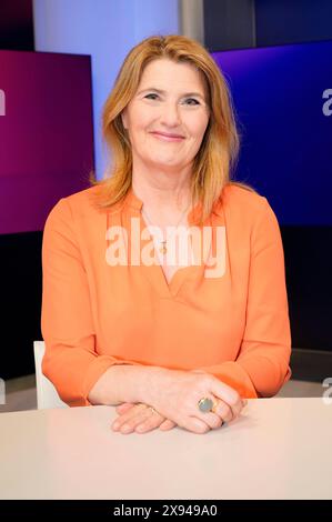 Tina Hassel in der ARD-Talkshow maischberger im Studio Berlin Adlershof. Berlin, 28.05.2024 *** Tina Hassel in der ARD Talkshow maischberger im Studio Berlin Adlershof Berlin, 28 05 2024 Foto:XT.xBartillax/xFuturexImagex maischberger2805 4524 Stockfoto